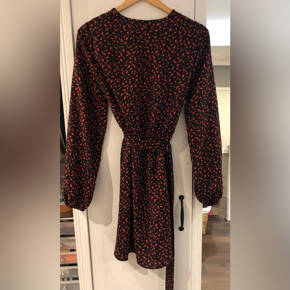 BNWT Dynamite Elegant Black and Red Wrap Robe Dress - XS - Picture 10 of 10
